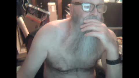 oldman196262 online show from February 2025 07:38:02 PM