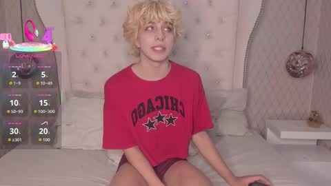 Snapshot of oliiverr22 chatting on October 2025 02:04:02 PM oliiverr22 online show from October 2025 02:04:02 PM