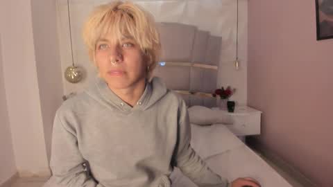 Snapshot of oliiverr22 chatting on November 2025 01:01:02 PM oliiverr22 online show from November 2025 01:01:02 PM