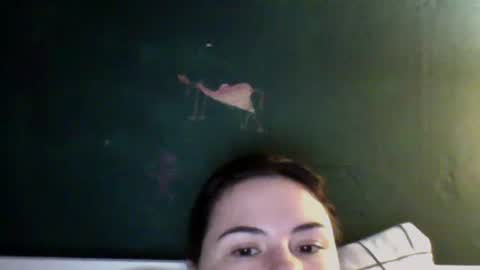 Snapshot of olivepeach chatting on October 2025 03:40:02 PM Oil online show from October 2025 03:40:02 PM