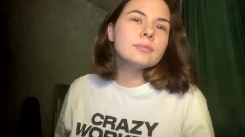 Snapshot of olivepeach chatting on October 2025 07:15:02 PM Oil online show from October 2025 07:15:02 PM