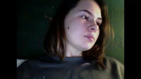 Snapshot of olivepeach chatting on November 2025 07:12:01 PM Oil online show from November 2025 07:12:01 PM