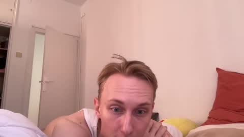 Snapshot of oliver_and_thomas chatting on September 2025 08:58:02 AM Oliver and Thomas online show from September 2025 08:58:02 AM