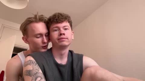 Snapshot of oliver_and_thomas chatting on September 2025 11:58:01 AM Oliver and Thomas online show from September 2025 11:58:01 AM