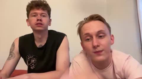 Snapshot of oliver_and_thomas chatting on September 2025 06:02:01 PM Oliver and Thomas online show from September 2025 06:02:01 PM