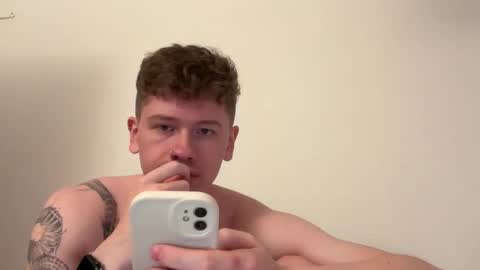 Snapshot of oliver_and_thomas chatting on October 2025 06:04:01 PM Oliver and Thomas online show from October 2025 06:04:01 PM