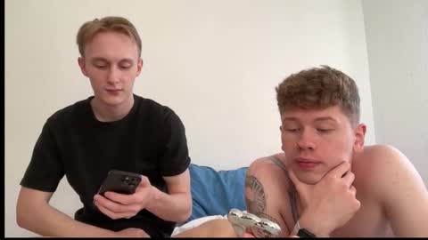 Snapshot of oliver_and_thomas chatting on October 2025 02:47:01 PM Oliver and Thomas online show from October 2025 02:47:01 PM