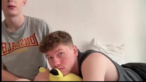 Snapshot of oliver_and_thomas chatting on October 2025 10:47:01 AM Oliver and Thomas online show from October 2025 10:47:01 AM