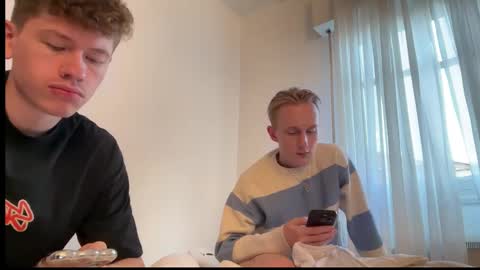 Snapshot of oliver_and_thomas chatting on October 2025 04:18:01 PM Oliver and Thomas online show from October 2025 04:18:01 PM