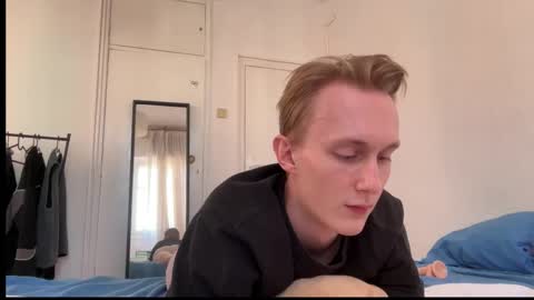 Snapshot of oliver_and_thomas chatting on October 2025 10:27:02 AM Oliver and Thomas online show from October 2025 10:27:02 AM