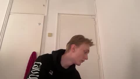 Snapshot of oliver_and_thomas chatting on November 2025 12:38:01 PM Oliver and Thomas online show from November 2025 12:38:01 PM