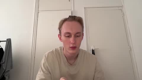 Snapshot of oliver_and_thomas chatting on November 2025 01:31:01 PM Oliver and Thomas online show from November 2025 01:31:01 PM