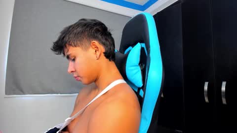 Snapshot of oliver_bray chatting on October 2025 05:21:02 PM Oliver bray online show from October 2025 05:21:02 PM