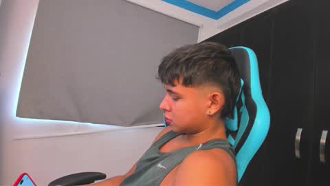 Snapshot of oliver_bray chatting on October 2025 06:26:02 PM Oliver bray online show from October 2025 06:26:02 PM