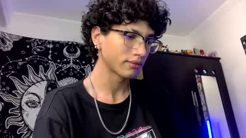 Snapshot of oliver_fast_ chatting on October 2025 04:19:01 PM Oliver fast online show from October 2025 04:19:01 PM