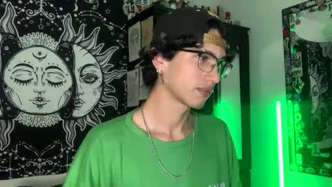 Snapshot of oliver_fast_ chatting on November 2025 01:38:02 AM Oliver fast online show from November 2025 01:38:02 AM