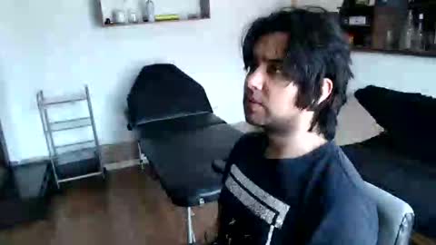 oliver_laid_2023 online show from October 2025 06:41:02 PM