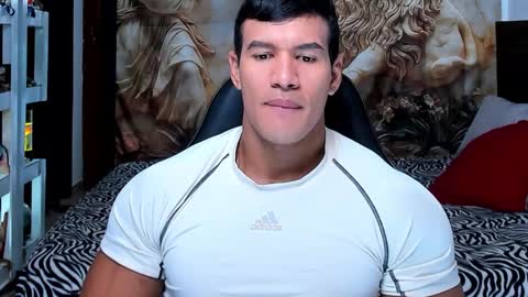 oliver_tommy online show from November 2025 12:39:02 PM