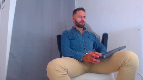 oliver online show from January 2025 11:35:02 PM