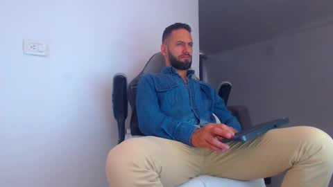 oliver online show from March 2025 07:25:01 PM