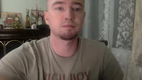 Snapshot of oliverlucky chatting on October 2025 04:19:01 PM CryotoneX online show from October 2025 04:19:01 PM