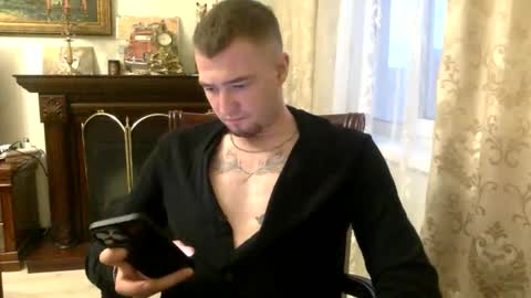 Snapshot of oliverlucky chatting on October 2025 03:12:02 PM CryotoneX online show from October 2025 03:12:02 PM
