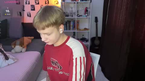 Snapshot of olivertasty chatting on October 2025 10:43:02 AM oliver online show from October 2025 10:43:02 AM