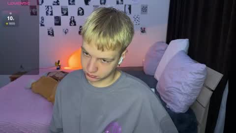 Snapshot of olivertasty chatting on October 2025 04:51:01 PM oliver online show from October 2025 04:51:01 PM