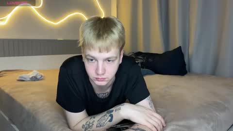 Snapshot of olivertasty chatting on November 2025 09:59:02 PM oliver online show from November 2025 09:59:02 PM