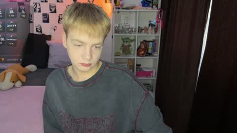 Snapshot of olivertasty chatting on November 2025 12:02:02 PM oliver online show from November 2025 12:02:02 PM