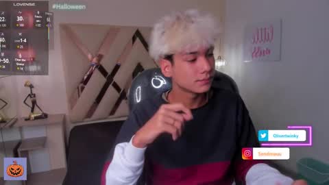 Oliver online show from October 2025 02:18:01 PM