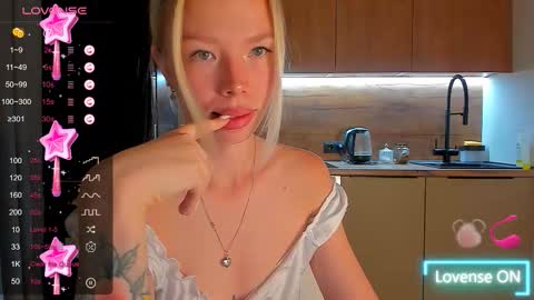 Olivia 3 online show from September 2025 08:34:02 PM
