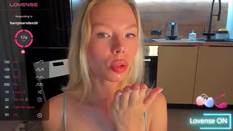 Olivia 3 online show from September 2025 09:18:01 PM