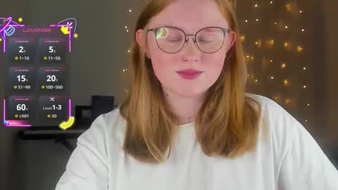 Olivia Date online show from October 2025 03:43:01 PM