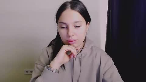 Olivia online show from September 2025 03:44:02 AM