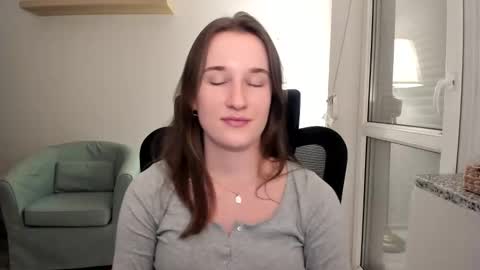 Oliwiaa2004 online show from December 2024 09:48:01 PM