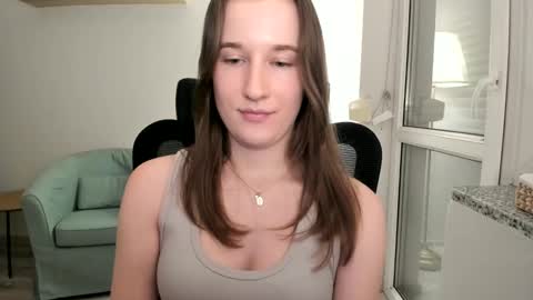 Oliwiaa2004 online show from December 2024 07:32:02 PM