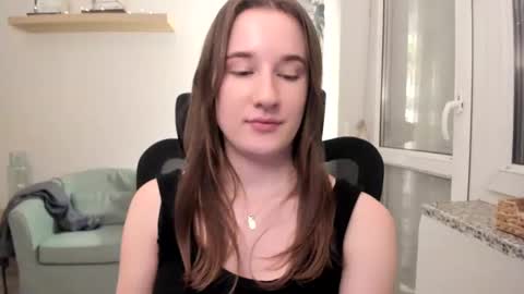 Oliwiaa2004 online show from February 2025 09:16:02 PM