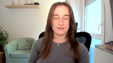 Oliwiaa2004 online show from September 2025 12:48:01 PM