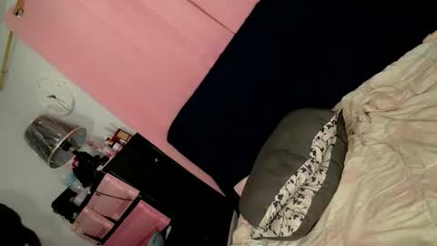 OLIVIA online show from November 2025 06:41:02 PM