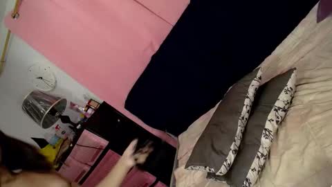 OLIVIA online show from December 2025 09:00:01 PM