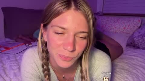 Snapshot of oliviahansleyy chatting on September 2025 03:33:02 AM Olivia online show from September 2025 03:33:02 AM