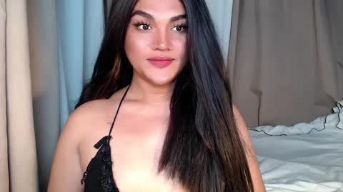 Snapshot of oliviahot22 chatting on December 2024 10:01:02 AM oliviahot22 online show from December 2024 10:01:02 AM