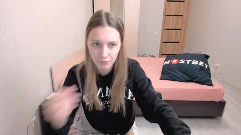 OliviaLukas  online show from December 2024 05:42:01 PM