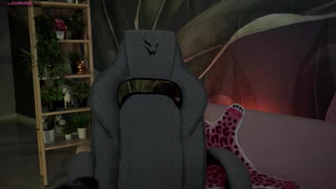 Liv online show from October 2025 01:03:02 AM