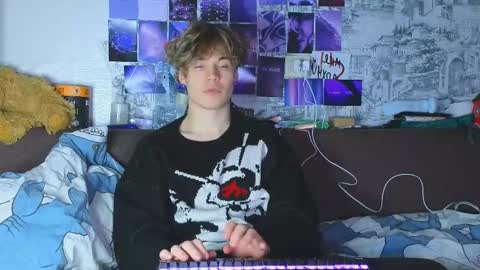 Snapshot of ololkd chatting on February 2025 08:24:01 PM Tony online show from February 2025 08:24:01 PM