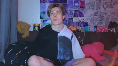 Snapshot of ololkd chatting on February 2025 08:15:02 PM Tony online show from February 2025 08:15:02 PM