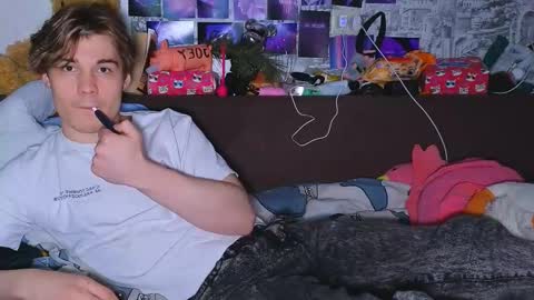 Snapshot of ololkd chatting on March 2025 08:18:02 PM Tony online show from March 2025 08:18:02 PM