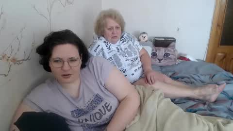 Snapshot of olyaandnetty chatting on February 2025 09:46:02 AM OlyaAndNetty online show from February 2025 09:46:02 AM