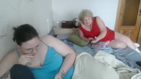 Snapshot of olyaandnetty chatting on February 2025 01:08:02 PM OlyaAndNetty online show from February 2025 01:08:02 PM